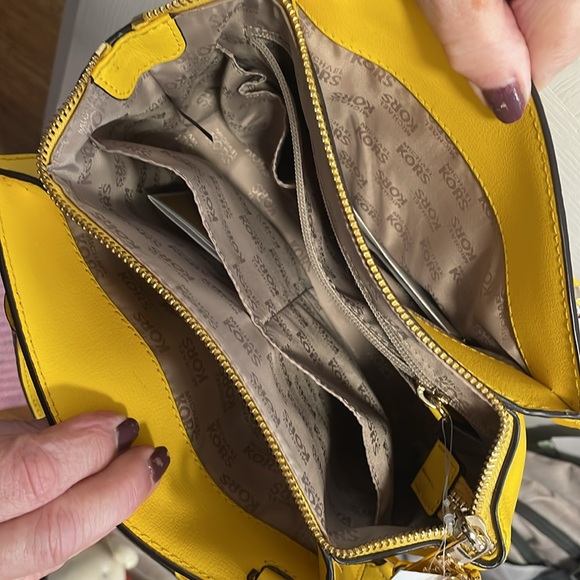 Bright yellow (citrus) Michael kors purse - Picture 4 of 5